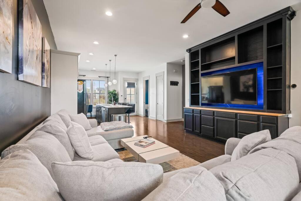 King Bed, Balcony, Covered Patio & Firepit! 8 Minutes From Broadway Nashville Exteriör bild